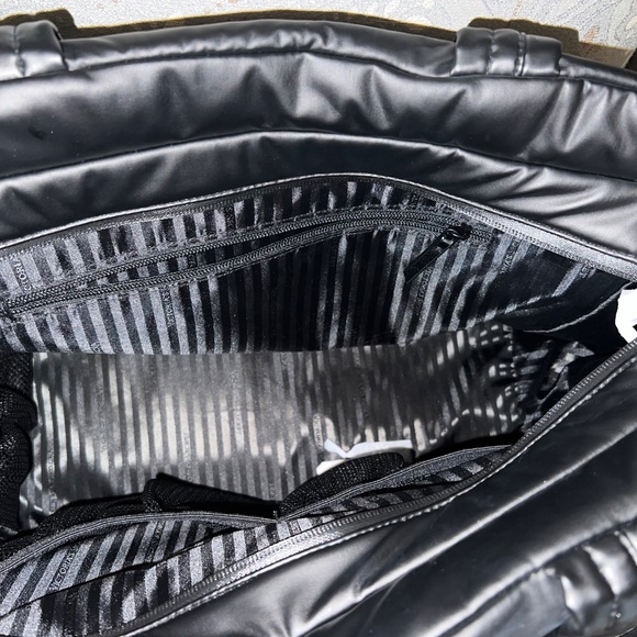 NWT VS Large Puffer Tote/ Black - Picture 5 of 7